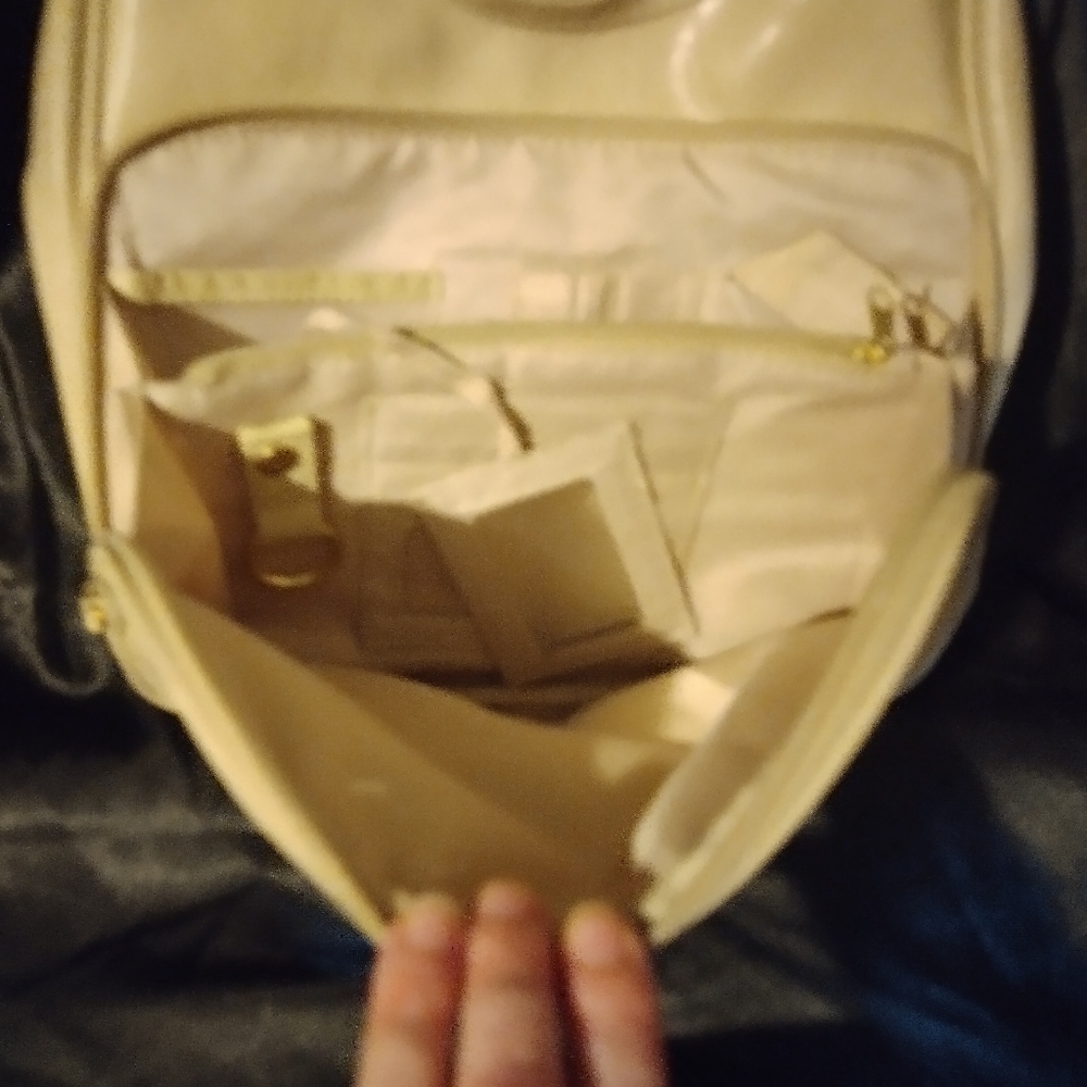 Cream Purse - Picture 4 of 4